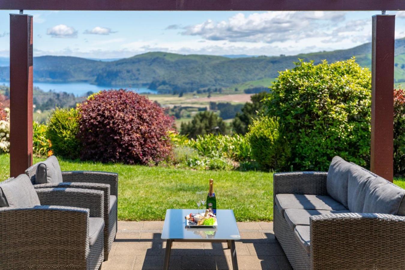 Scenic Solitude - Wake Up To Lake And Mountain Views! 陶波 外观 照片